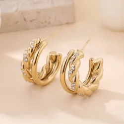 Créoles Dorées Torsadées à Strass – Boucles d'Oreilles Femme