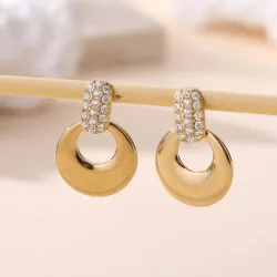 Boucles d’oreilles dorées pendantes ronds et strass