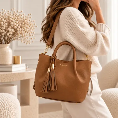 Sac à main avec pompons et bandoulière