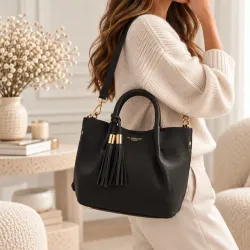 Sac à main avec pompons et bandoulière