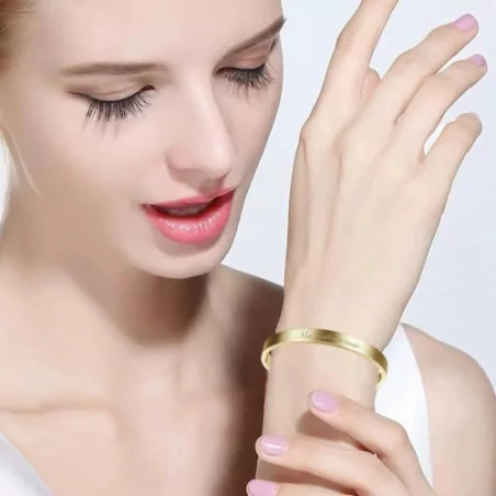 Bracelet acier doré message une mamie formidable