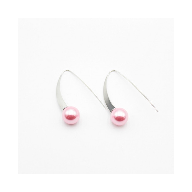 Boucle d'oreille pendante perle rose