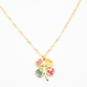Collier pendentif trèfle