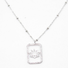 Collier pendentif strass et lotus
