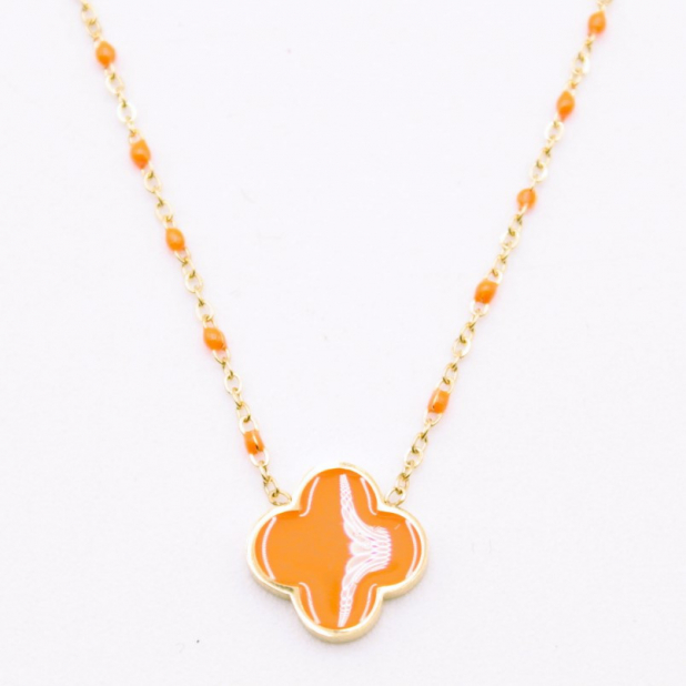 Collier tendance acier, perles et trèfle