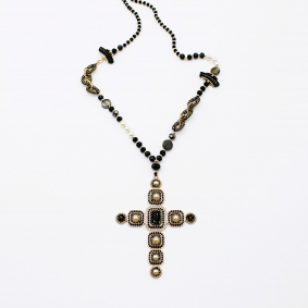 Sautoir perles et grosse croix noir